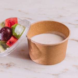 Iogurte c/ fruta da época