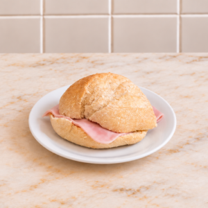 Pão bola com fiambre